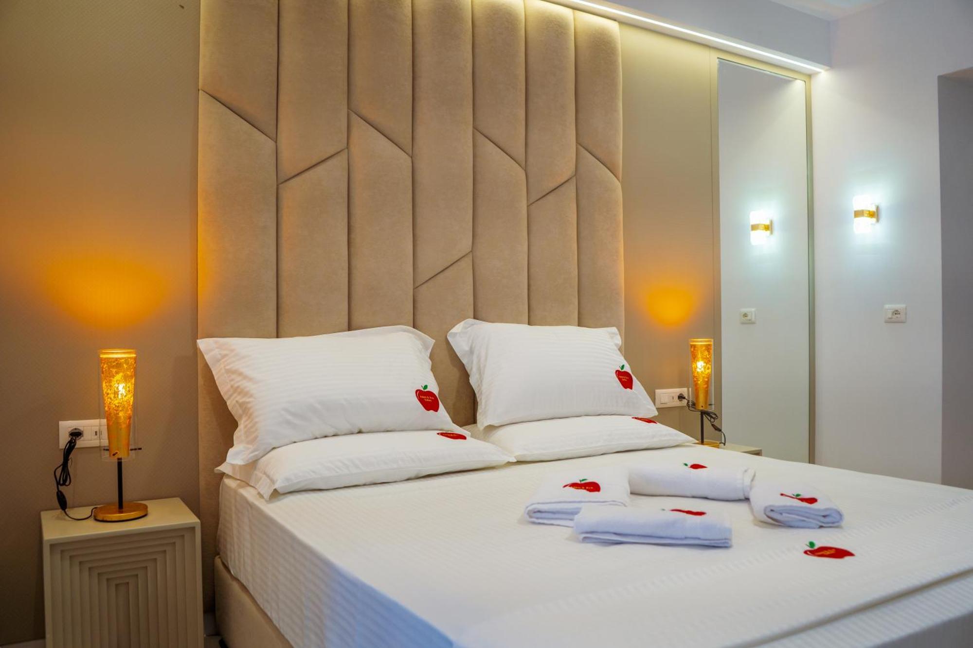 Adam & Eve Suites Sarande Exterior photo