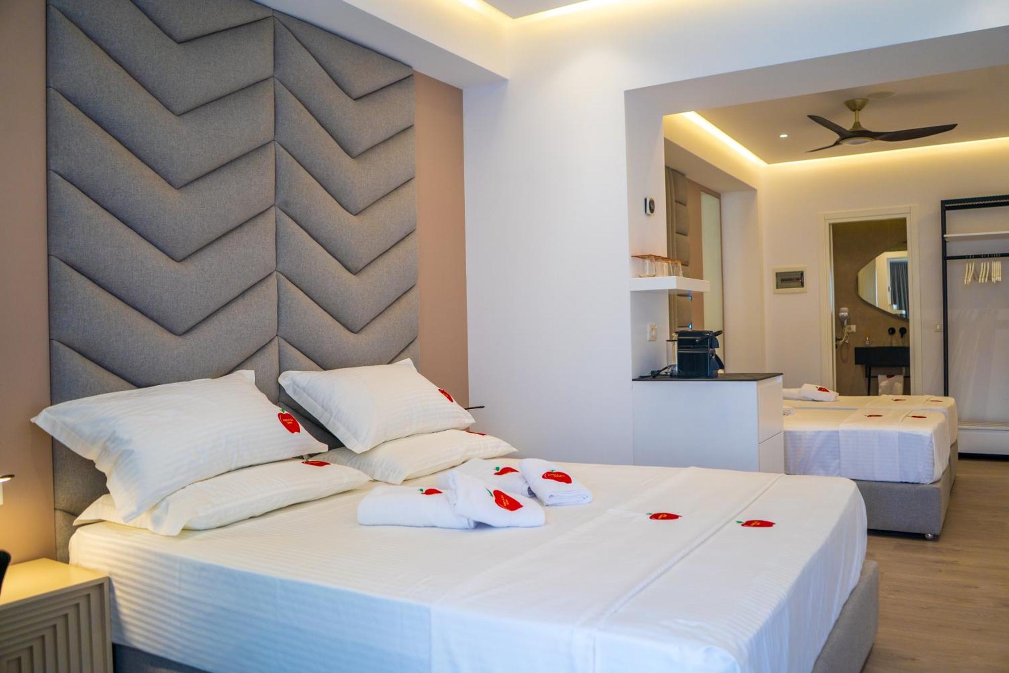Adam & Eve Suites Sarande Exterior photo