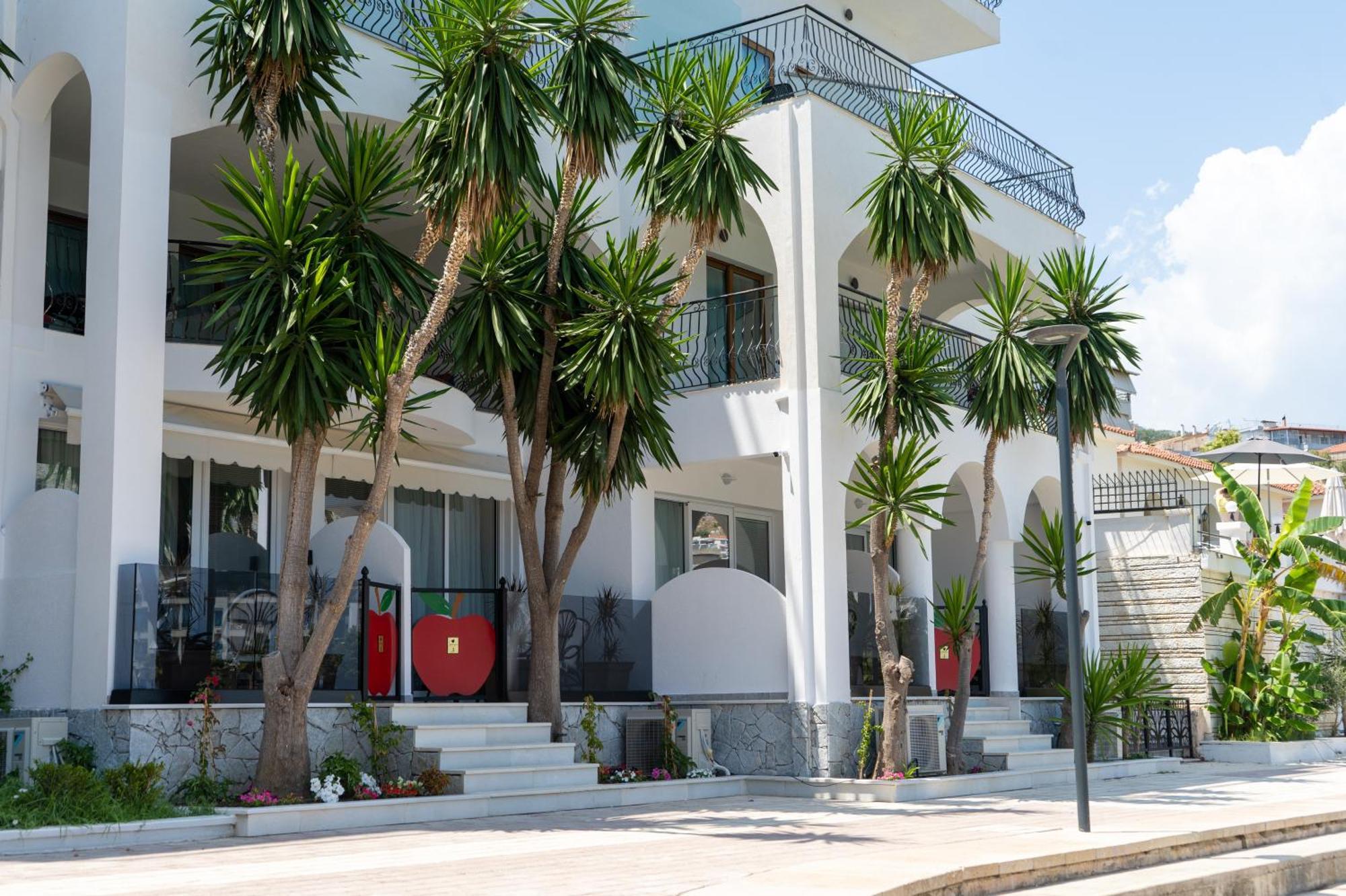 Adam & Eve Suites Sarande Exterior photo