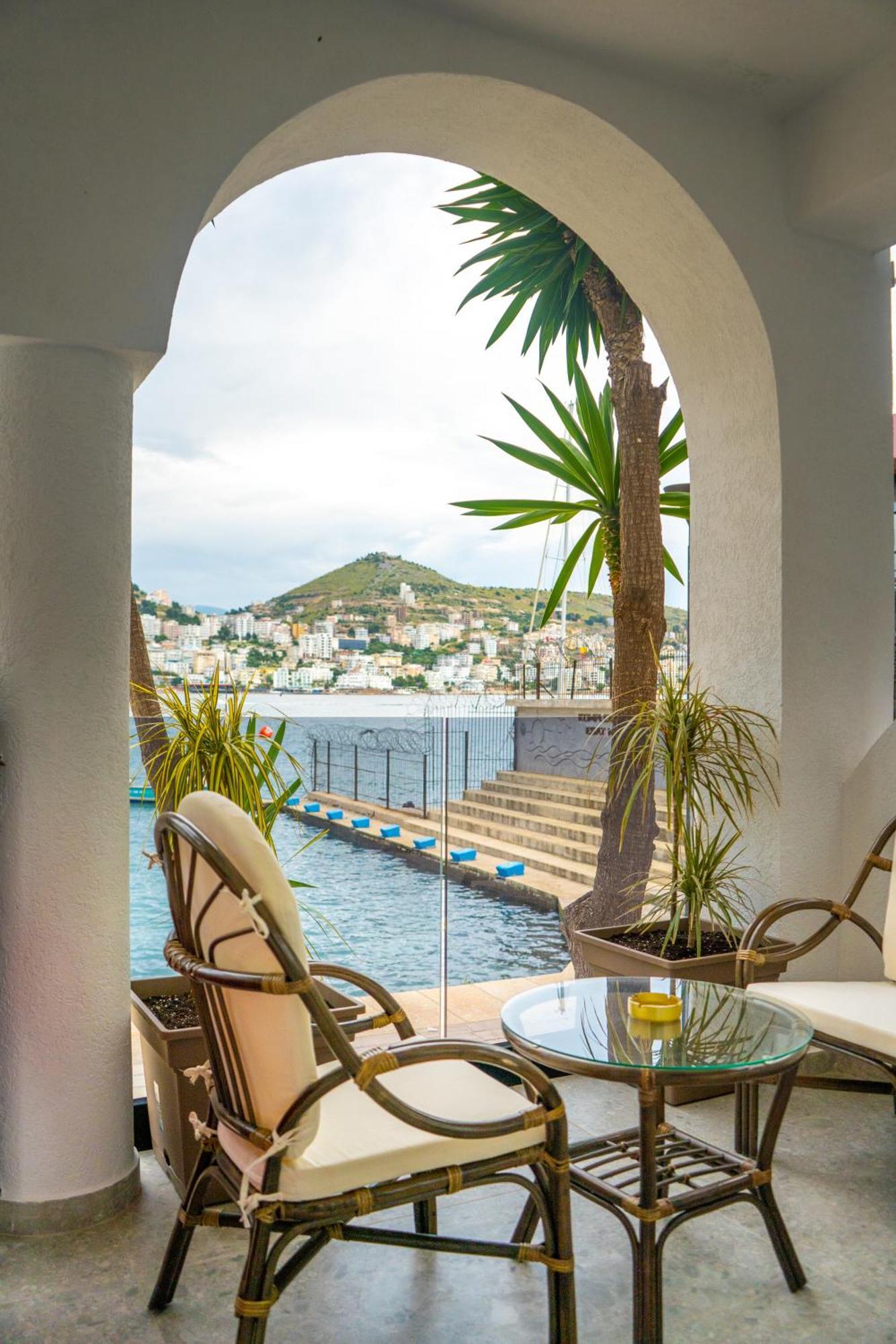 Adam & Eve Suites Sarande Exterior photo