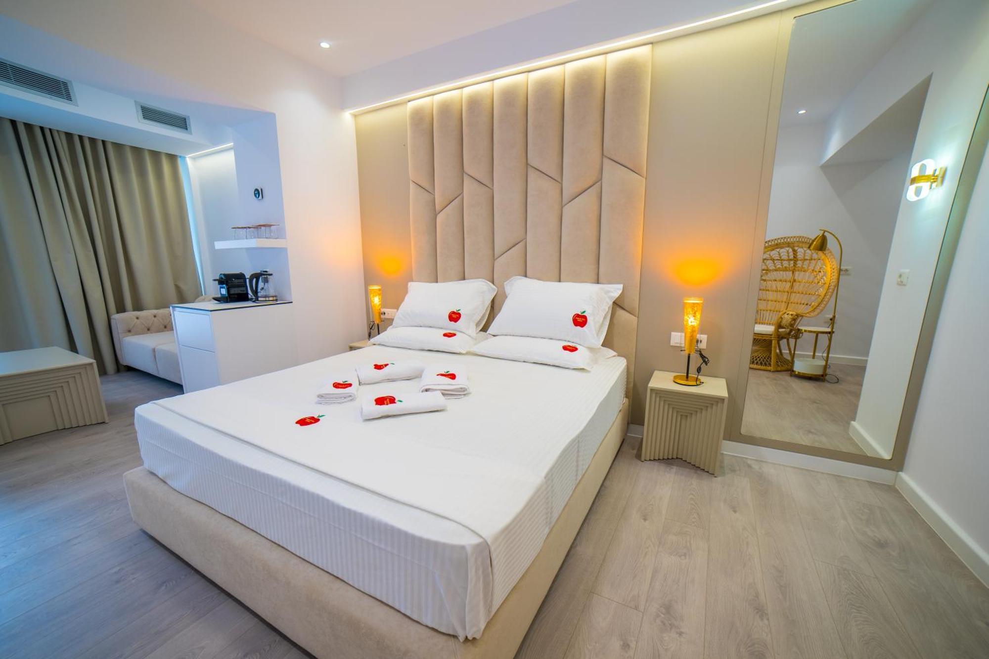 Adam & Eve Suites Sarande Exterior photo